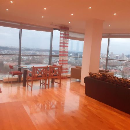 Luxury Apartment In Skyscraper Vilnius Ngoại thất bức ảnh