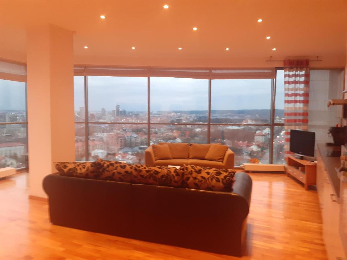 Luxury Apartment In Skyscraper Vilnius Ngoại thất bức ảnh