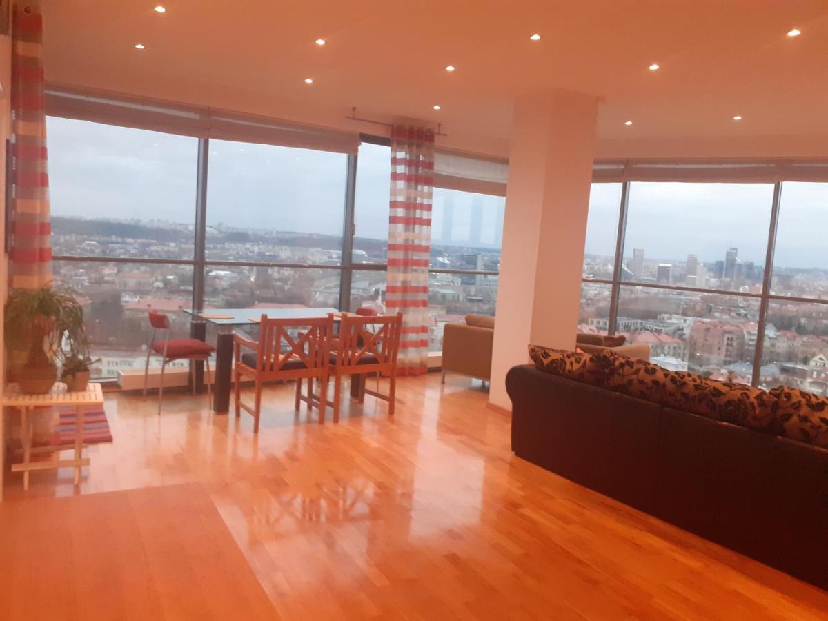 Luxury Apartment In Skyscraper Vilnius Ngoại thất bức ảnh