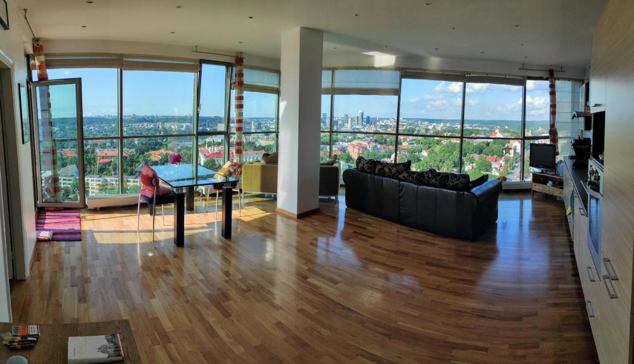 Luxury Apartment In Skyscraper Vilnius Ngoại thất bức ảnh