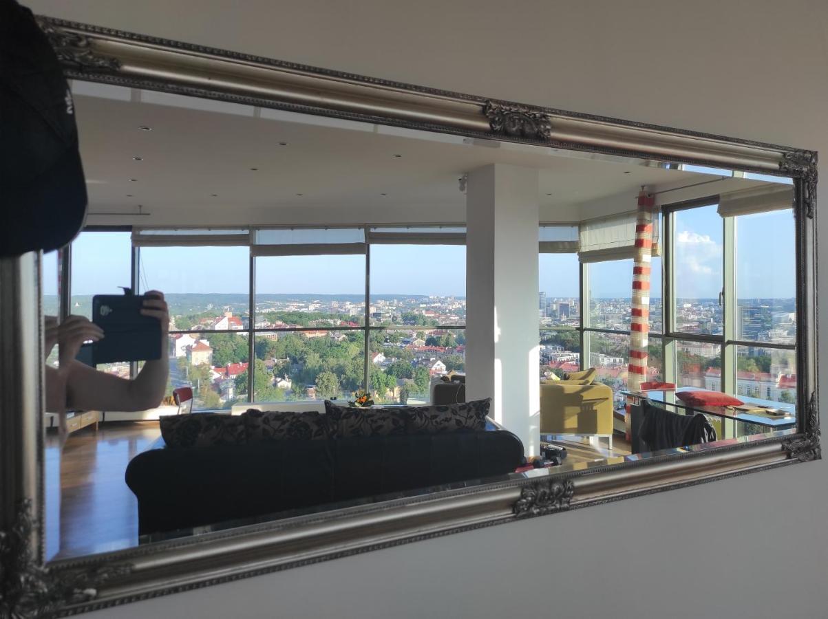 Luxury Apartment In Skyscraper Vilnius Ngoại thất bức ảnh