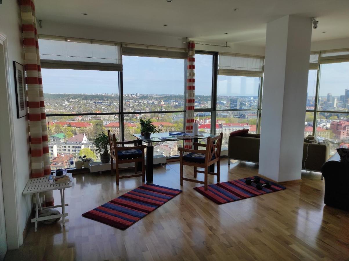 Luxury Apartment In Skyscraper Vilnius Ngoại thất bức ảnh