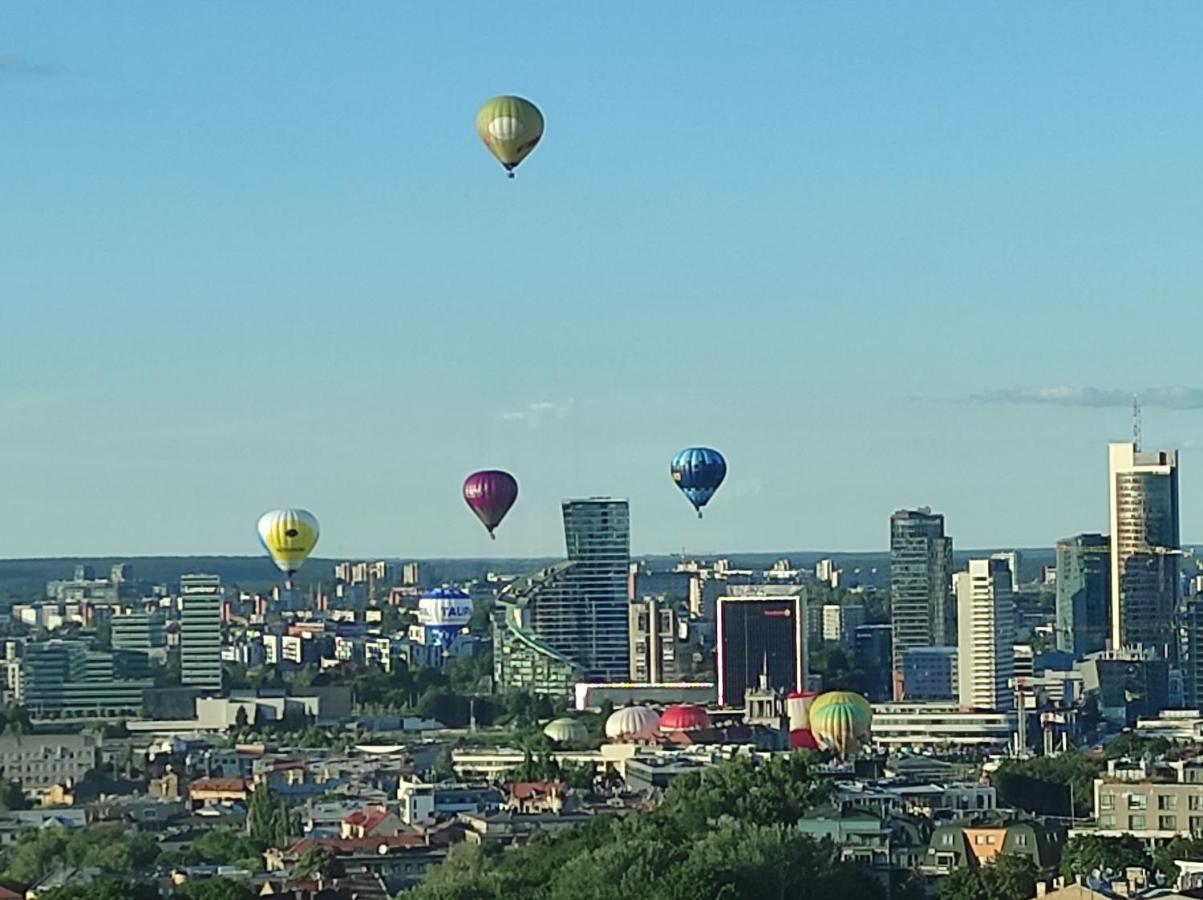 Luxury Apartment In Skyscraper Vilnius Ngoại thất bức ảnh