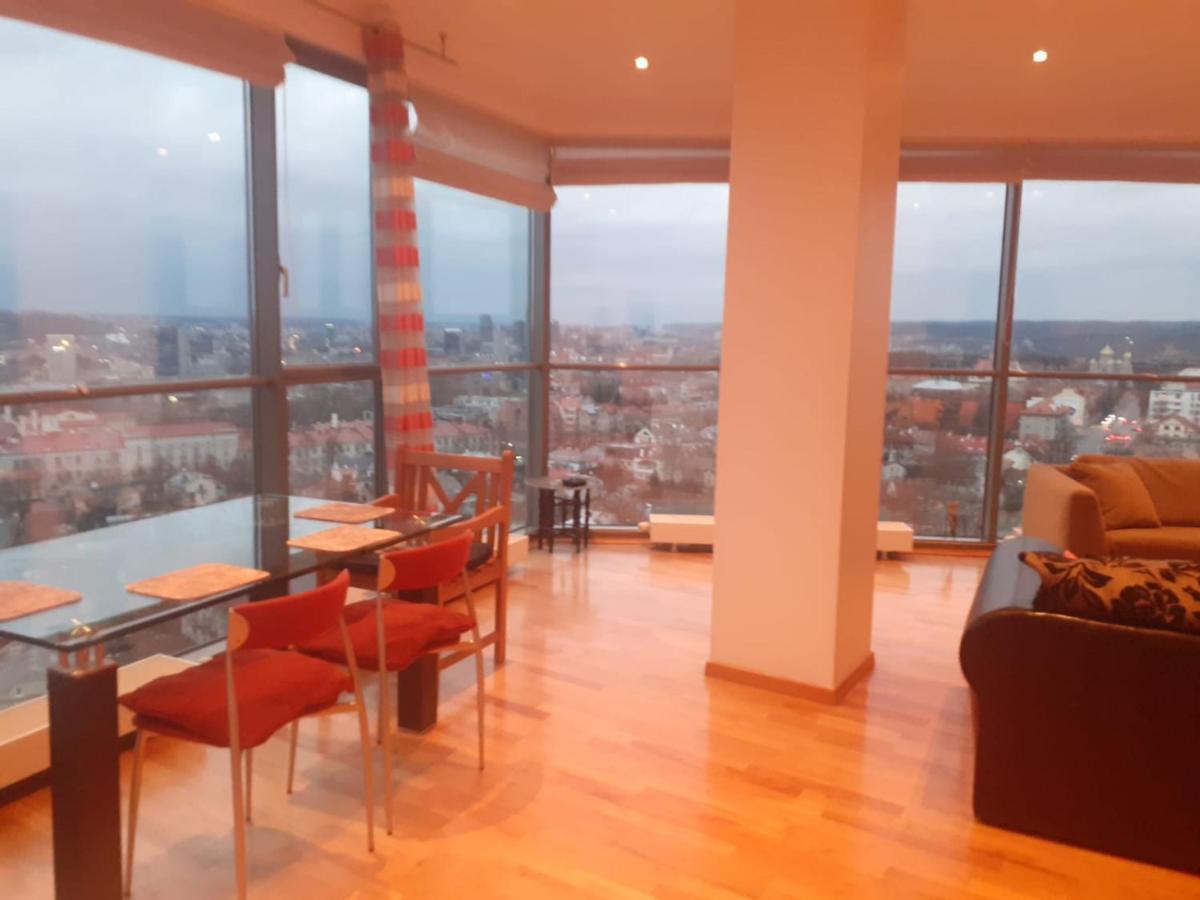 Luxury Apartment In Skyscraper Vilnius Ngoại thất bức ảnh